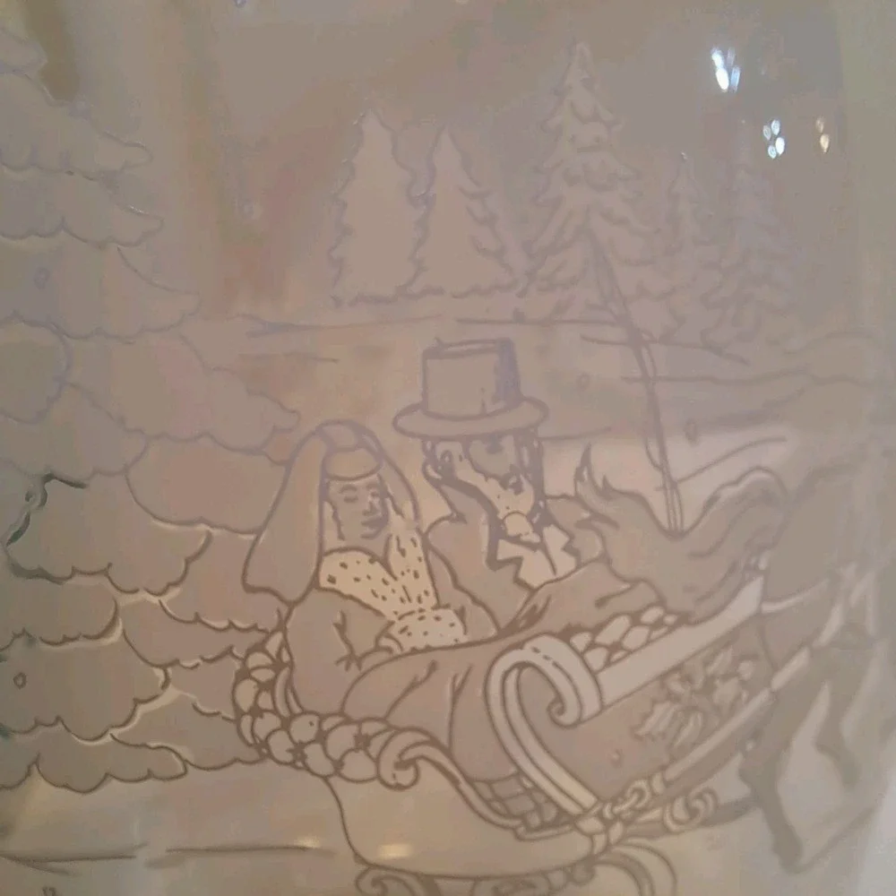 Vintage 1998 Luminarc Avon President Club Christmas Vase Through the Woods